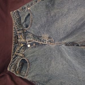 *NWOT* PLT Thigh Split Baggy Boyfriend Jeans size 6, Mid Wash, PrettyLittleThing